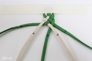 Como hacer una pulsera de cuero trenzado (5)