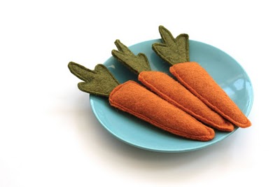 Zanahorias de fieltro para decorar manualidades