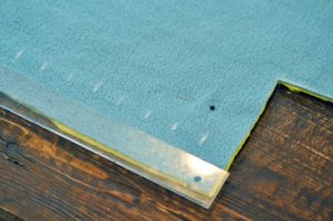 Como hacer un cobertor con flequillo sin costuras (4)